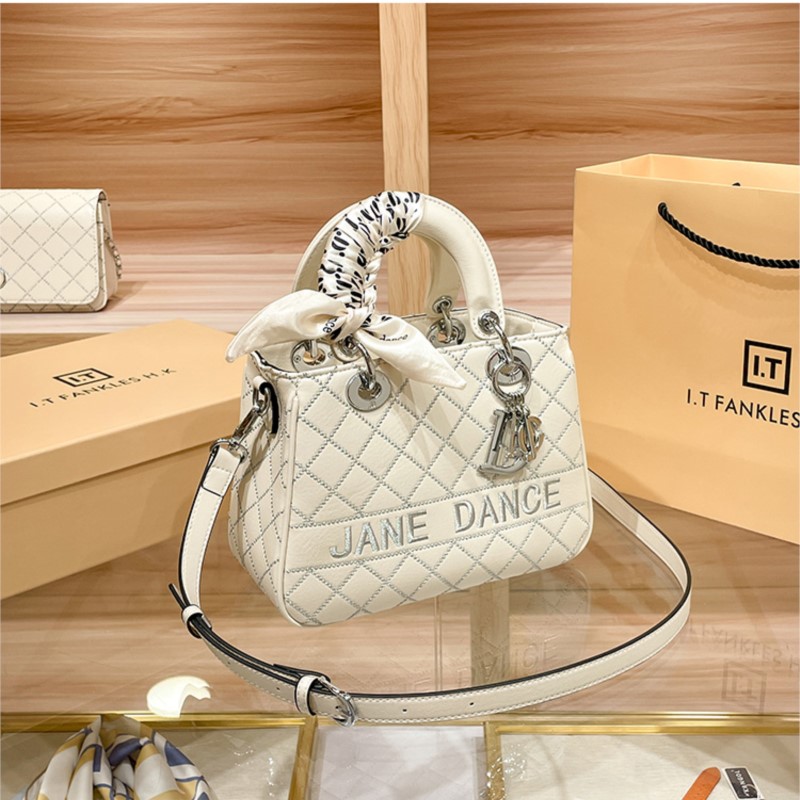 Tas Tangan Wanita Merk Ternama - Interior Design Grid ulasan dan harga
